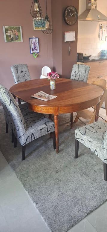 Antieke houten tafel voor 4, 6 tot 8 personen