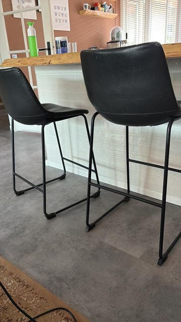 2 barstoelen gratis afhalen