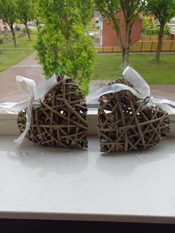 Decoratieve rotan harten met lint (set van 2)