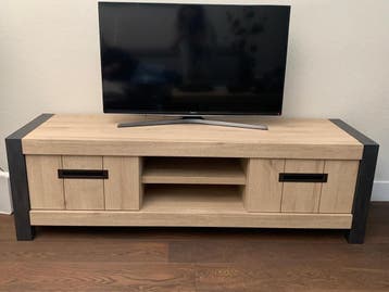 Heel mooi tv meubel in nieuwstaat!