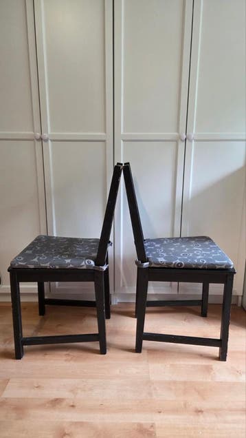 Ikea stoelen zwart 2x los kussen