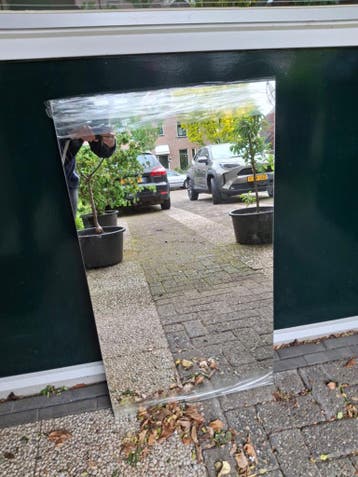 Gratis: spiegel met lichte beschadiging