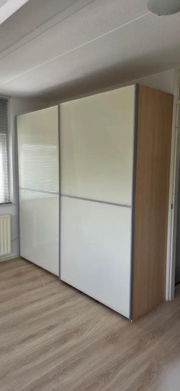 Kledingkast slaapkamer
