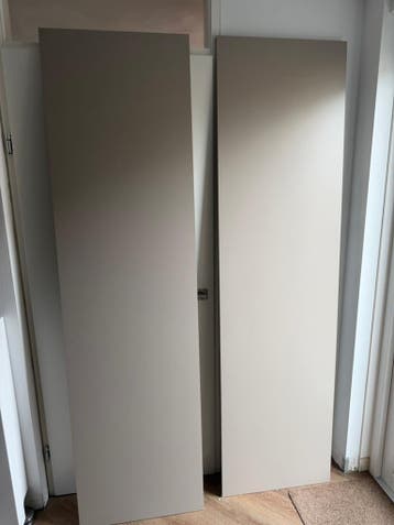 GRATIS: 2x hoge deur met spanbeslag voor keuken