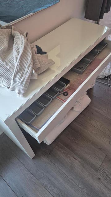 MALM toilet tafel / make up tafel