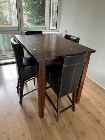 Hoge tafel met 4 bar krukken (gratis ophalen)