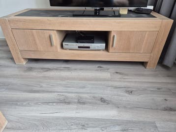 Whitewash blank eiken met leisteen meubels