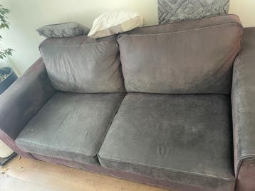 Comfortabele 2-persoons suède bank