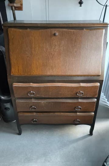 Eiken secretaire