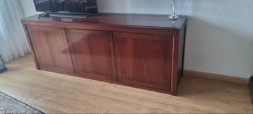 GRATIS: Glanzend Kersenhouten Dressoir - Stijlvol en Ruim