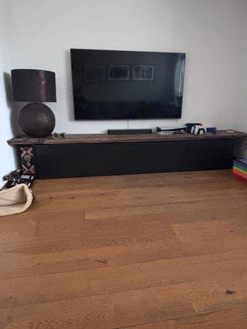 Ikea kastjes voor bij de tv, staand of om op te hangen