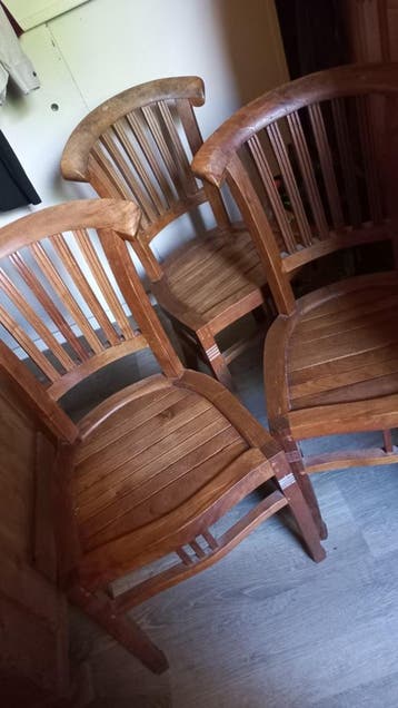 Set van 3 houten eetkamerstoelen