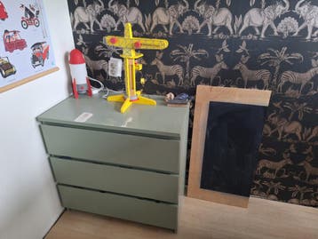 MALM kast blauwgroen, beschadigd aan de bovenkant