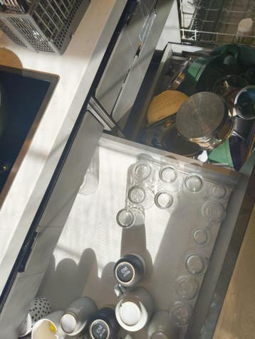 Inboedel. Volledige keukeninhoud en tuinhuis