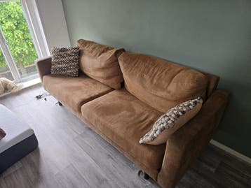 Gratis af te halen: Comfortabele bruine bank