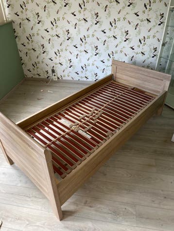 Eenpersoonsbed 90x200 cm - Gratis af te halen