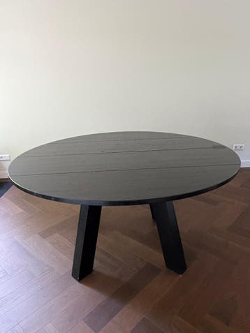 GRATIS Ronde zwarte eikenlook eettafel