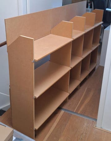 Gratis vakkenkast 175x33x105cm