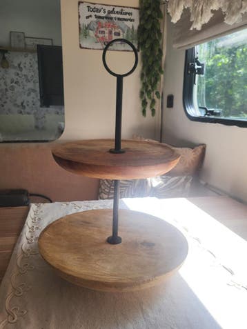 Houten etagere met 2 lagen