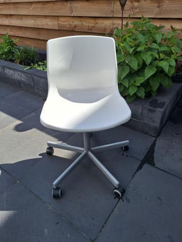 Ikea bureaustoel Snille wit.