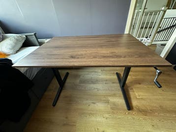 In hoogte verstelbaar bureau 120x80 cm