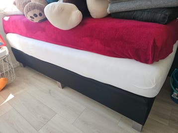 Eenpersoons boxspring bed