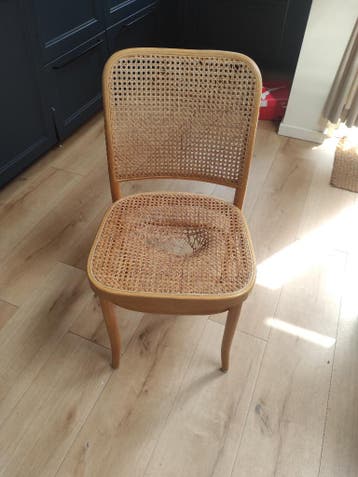 Gratis af te halen: kapotte rotan stoel