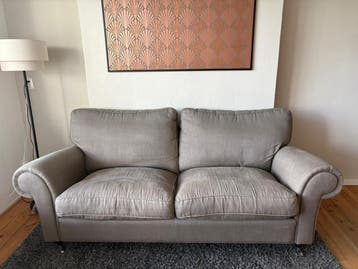 Comfortabele 2-zitsbank in neutrale kleur grijzig/groenig