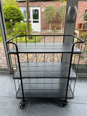 Gratis zwarte trolley (Karwei, merk Woood)