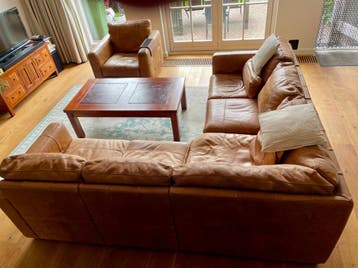 Hoekbank en fauteuil leer gratis af te halen