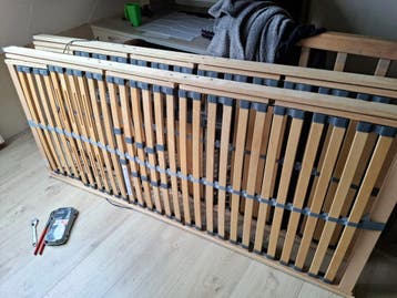 Gratis2 elektrische lattenbodems 90x200 met gratis matrassen