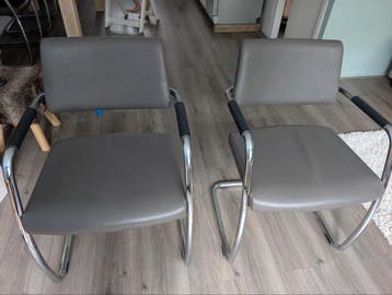 4 eetkamerstoelen gratis
