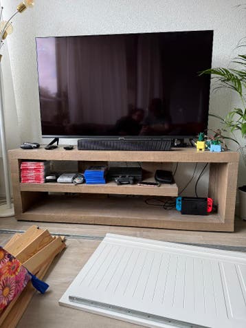 Gratis tv-meubel (150 x 44 x 52)