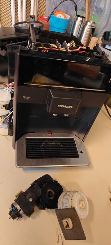 Defecte Siemens EQ6 koffiemachine voor onderdelen