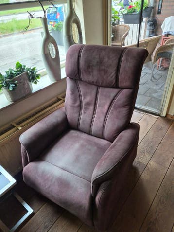 Comfortabele relaxfauteuil met afstandsbediening en sta-op