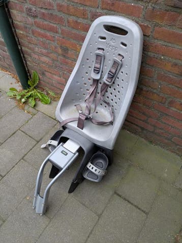 Yepp achterzitje.
