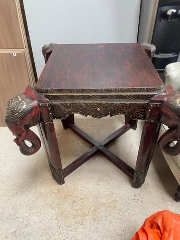 Unieke bijzettafel met olifantendetails - Handgemaakt
