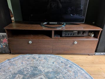 Gratis af te halen: TV kast