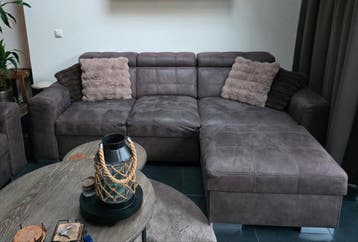 3 zitsbank met lounge gedeelte en een 2 zitsbank