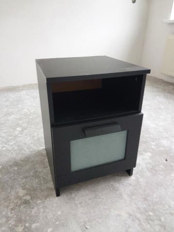 Ikea nachtkastje zwart