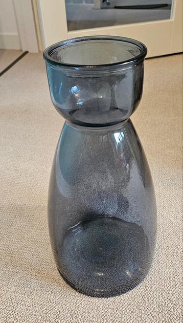 Gratis afhalen vaas 43 cm hoog.