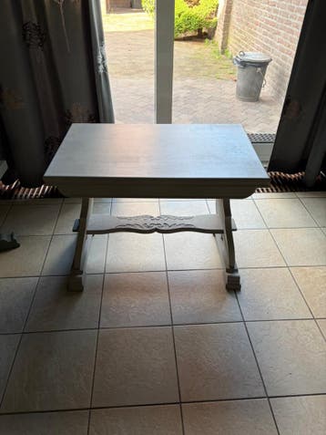 Set van 3 landelijke bijzettafels, gebruikt maar in goede st