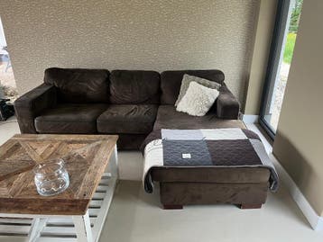 Bankstel voor in mencave