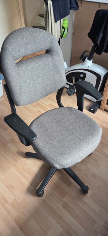 2 stuks Ahrend bureaustoelen GRATIS OPHALEN!!