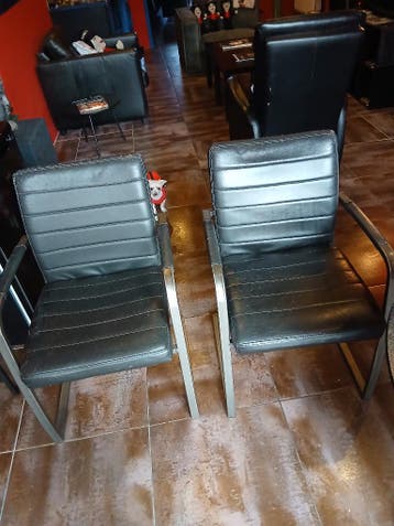 2 stoelen
