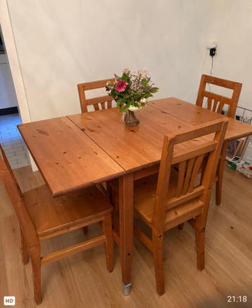 Eetkamertafel inklapbaar met 4 stoelen