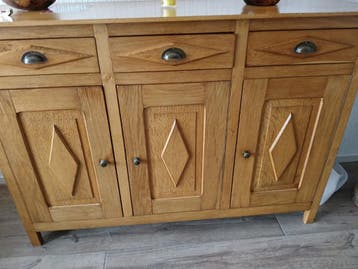 Massief eiken dressoir met 3 lades en 3 deuren
