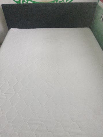 Zwart bed 200x160