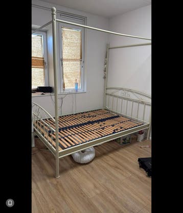 Bed en tvmeubel