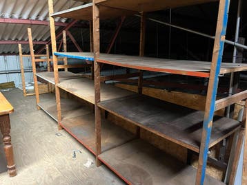 Gratis houten stellingkast - gemonteerd!